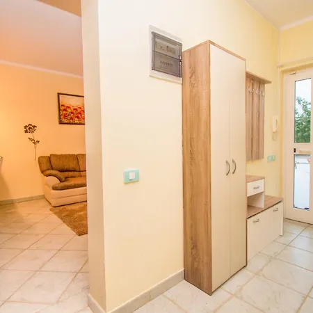 Natalia Stinjan- Private Pool Retreat Vila