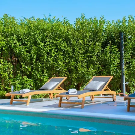 Vila Natalia Stinjan- Private Pool Retreat *