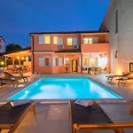 Natalia Stinjan- Private Pool Retreat Villa *