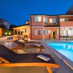 Natalia Stinjan- Private Pool Retreat *