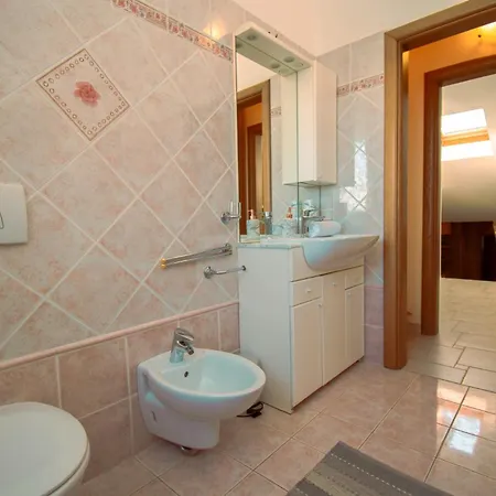 Vila Natalia Stinjan- Private Pool Retreat Pula