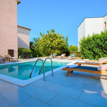 Vila Natalia Stinjan- Private Pool Retreat *