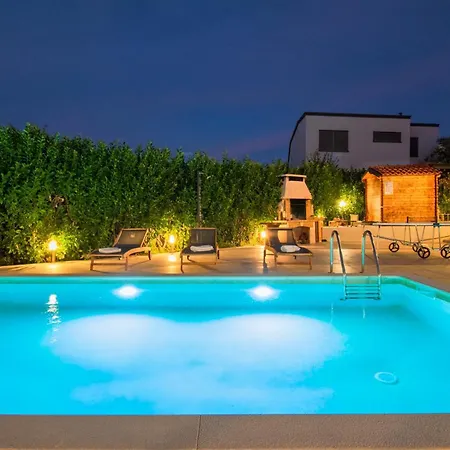 Vila Natalia Stinjan- Private Pool Retreat