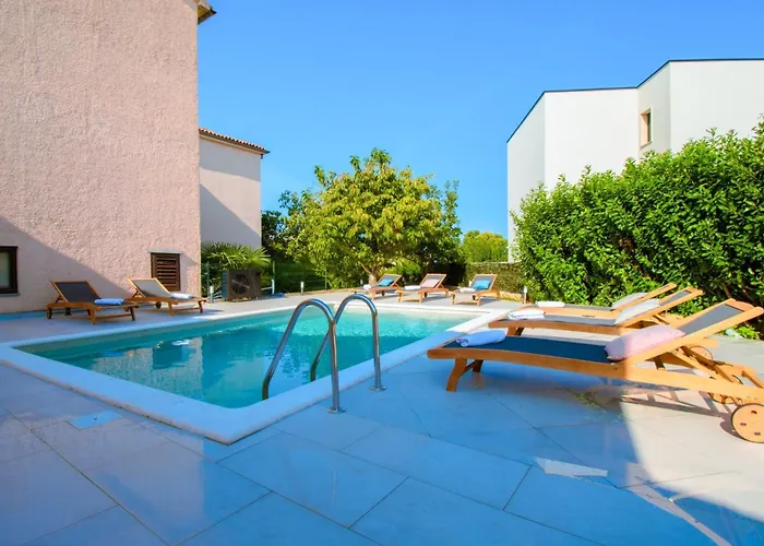 Villa Natalia štinjan- Private Pool Retreat *